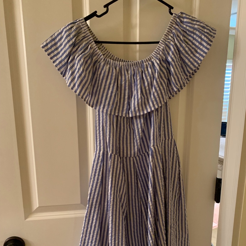 Cute off shoulder summer dress